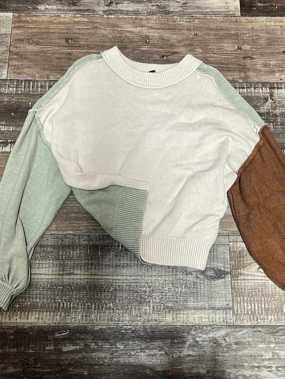 Forever 21 Color Block Sweater in White & Green Size Small
